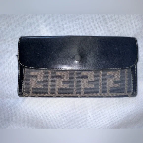 FENDI Zucca Wallet — Brown/Black — Made in Italy - Authentic Vintage ✨ - Picture 7 of 13
